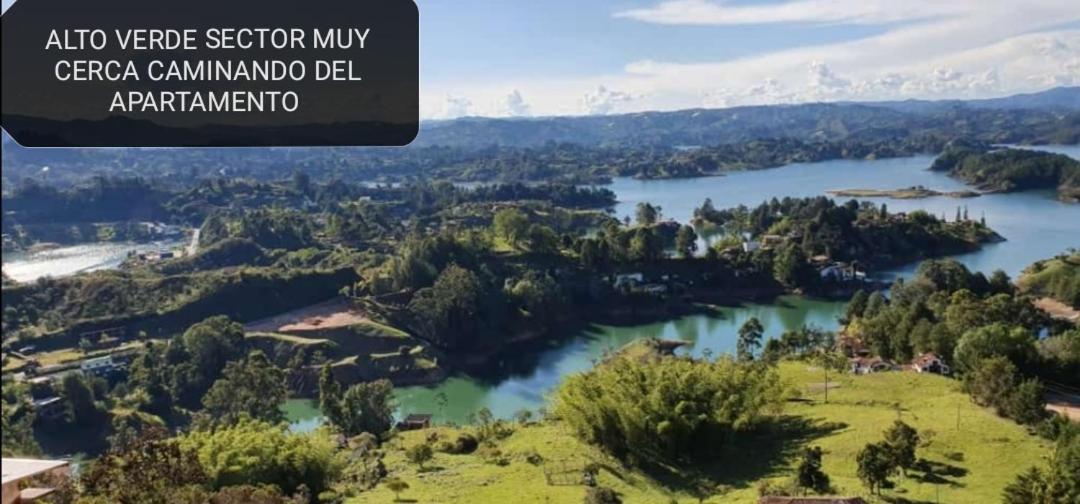 Guatape Apartamento Vista Al Embalse Luaran gambar